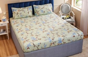 Amazon Brand – Solimo Fitted Double Bedsheet with 2 Pillow Covers | 144 TC Cotton | Wrinkle Resistant (Minty Blossom)