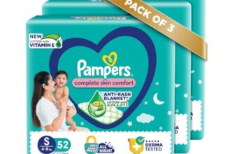Pampers All round Protection Pants Style Baby Diapers, Small (S) Size, 52 Count, Anti Rash Blanket, Lotion with Aloe Vera, 4-8kg Diapers (Pack of 3)