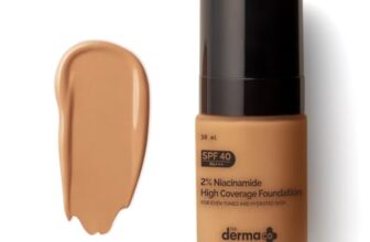 The Derma Co Matte 2% Niacinamide Medium Coverage Liquid Foundation | With 1% Hyaluronic Acid | SPF 40 & Pa+++ | For 12 Hour Long Stay & Oil Control | For All Skin Types – 04 Caramel