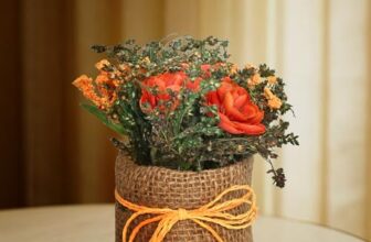 Cortina Cylindrical Tea Red Rose Flower Pot for Home and Office Decor – Nordic Modern Boho Style Plastic With Cloth – Aesthetic for Dining Table – 12X8 CM – Brown – 1PC