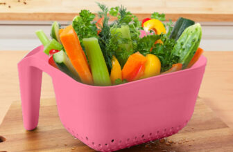 Frenchware Rinza Plastic Colander with Handles, 100% Food Safe Plastic, BPA-Free Colander(Pink Pack of 1)