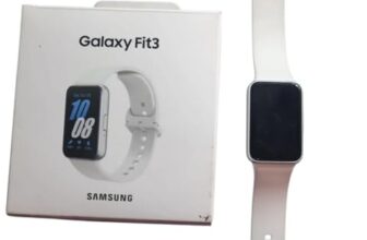Samsung Galaxy Fit3 (Silver) | 4cm AMOLED Display | 13 Days Battery | 100+ Exercises | Media Control | Track Sleep | Track Your Workout