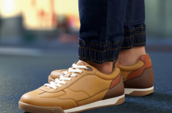 FLYING MACHINE HUDSON Sneakers For Men(Tan , 8)