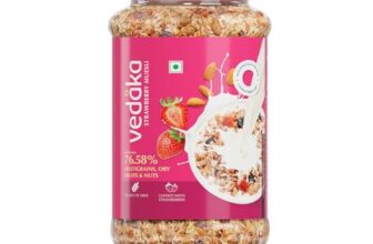 Amazon Brand – Vedaka Strawberry Muesli 1kg Jar | Contains 76.58% of Dry Fruits, Nuts and Multigrains | Source of Fiber | Loaded with Strawberries