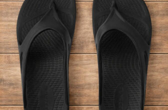RED TAPE Men Slippers(Black , 9)